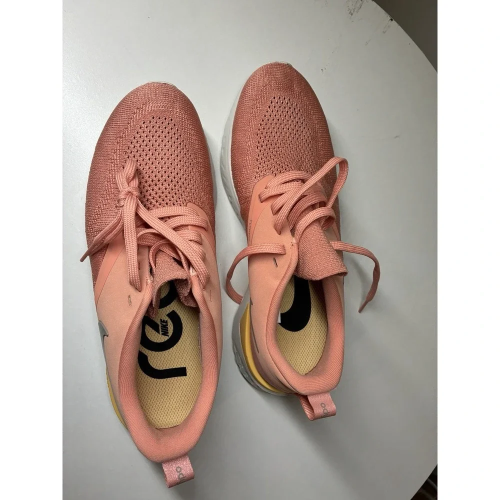 pink quartz Nike Odyssey React Flyknit 2 running shoes Size 7.5 Hiking Outdoors